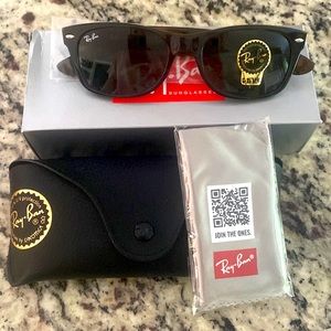 Ray-Ban New WayFarer tortoise green BRAND NEW